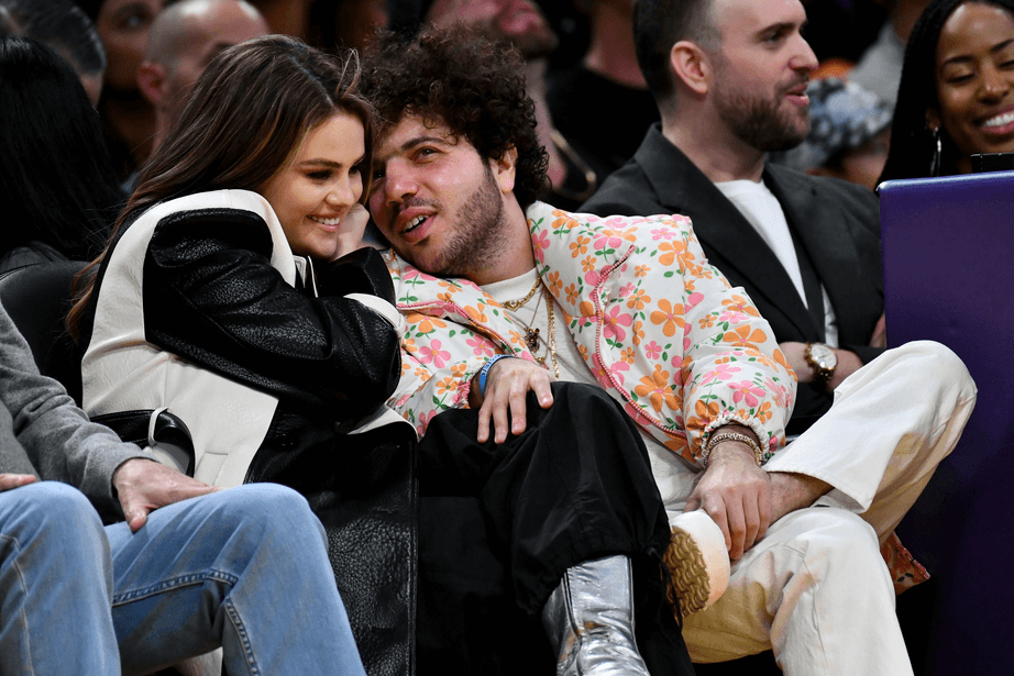 how fans feel about selena and benny