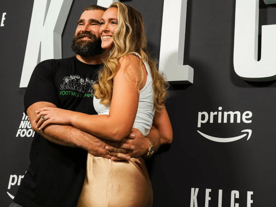how tall is kylie kelce