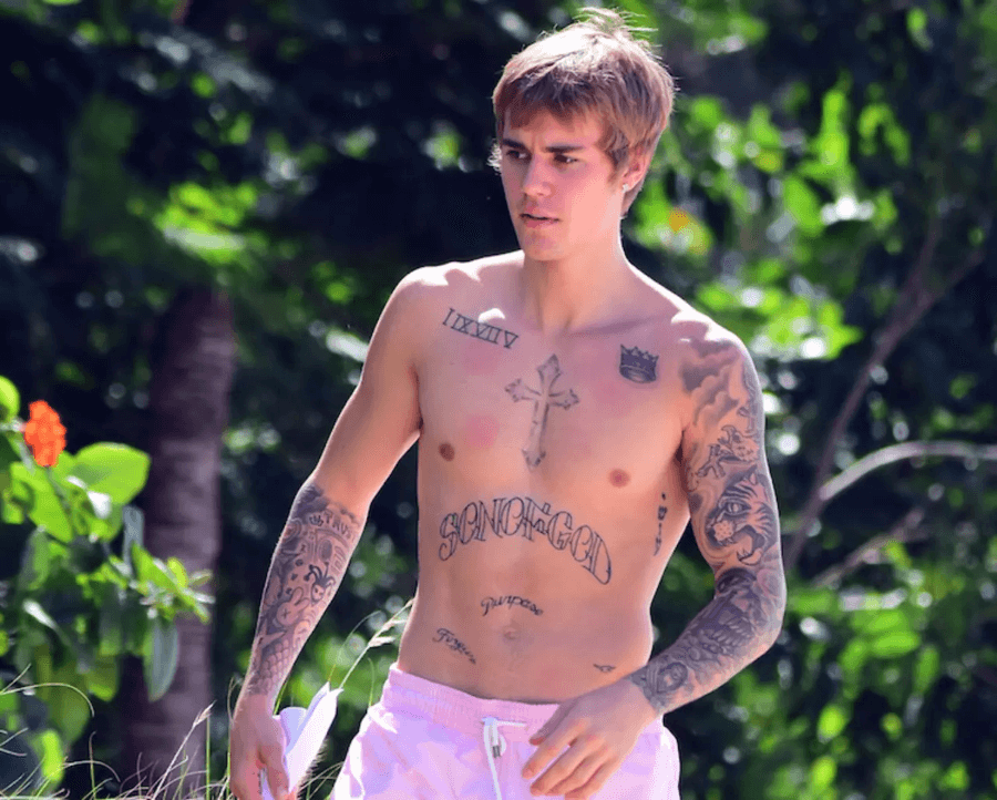 justin bieber shirtless momets