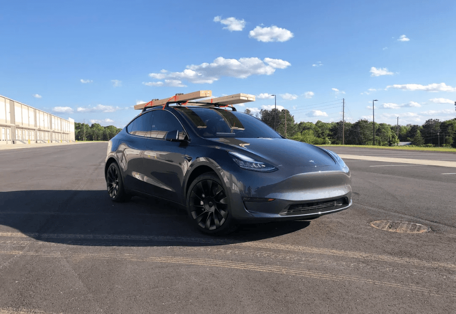 tesla-y-with-roof-rack