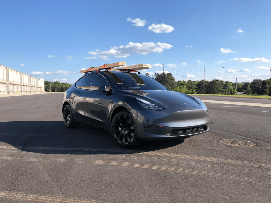 tesla-y-with-roof-rack